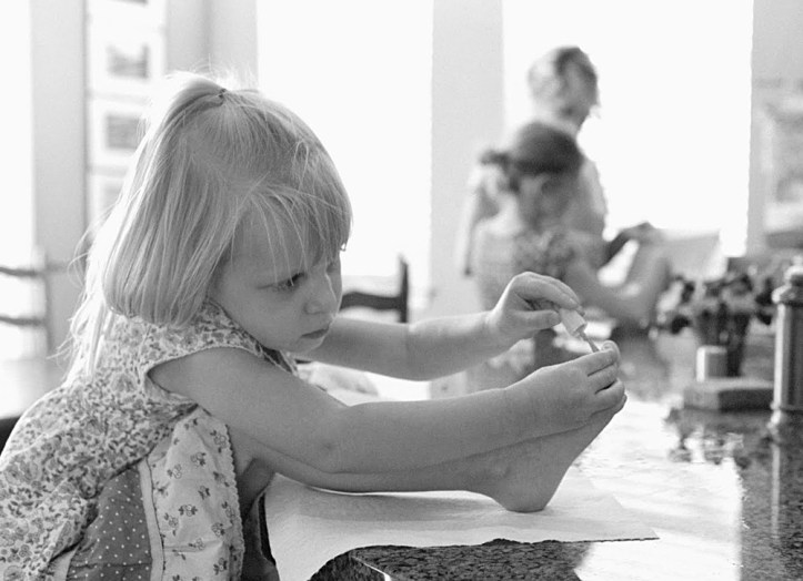 Lilypaintingtoenails2