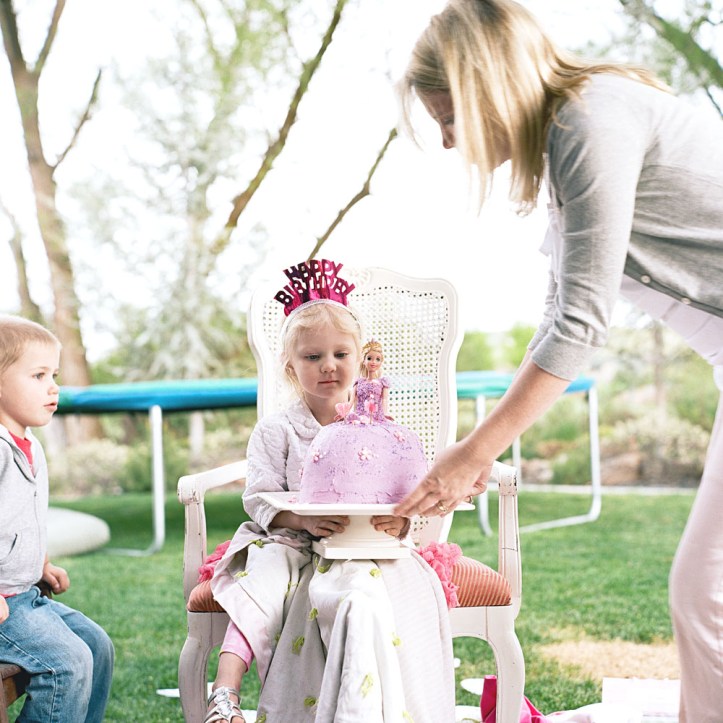 happybirthday One more look at the barbie birthday cake